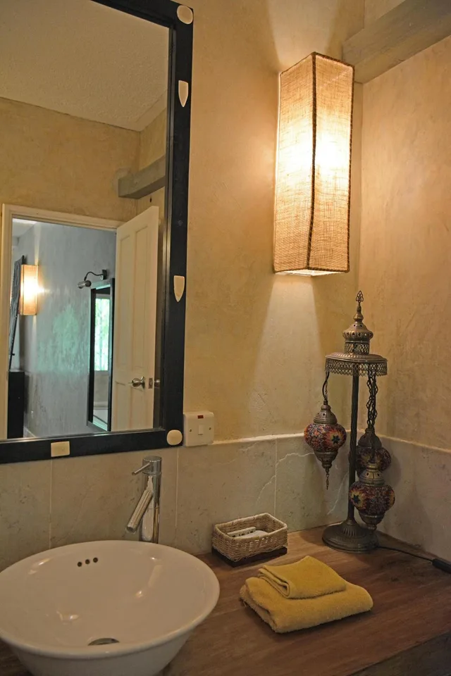 جناح بغرفتي نوم، Lawford S Hotel 9/10