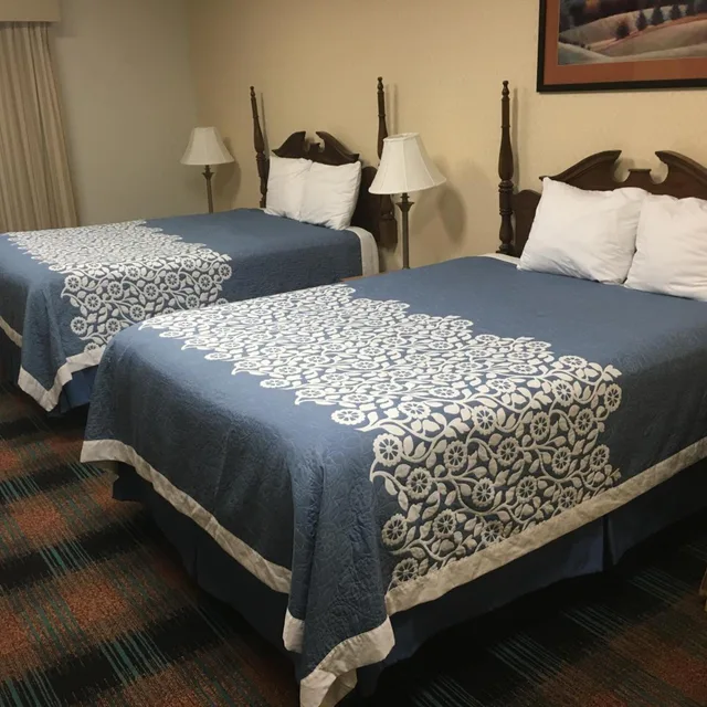 غرفة بسرير مزدوج لذوي الإعاقة، Days Inn by Wyndham Hattiesburg MS 6/8
