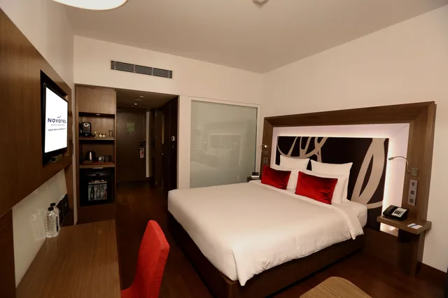 Superior, King Bed, Laundry, Lounge Access، Novotel New Delhi Aerocity 1/10