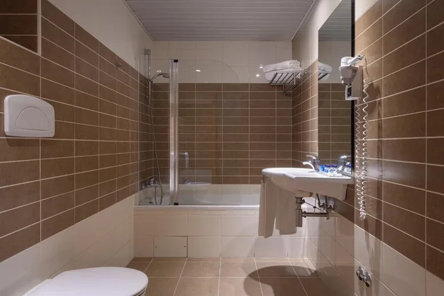 غرفة ديلوكس عائلية بسرير بطابقين، Tryp By Wyndham Porto Centro Hotel 5/7