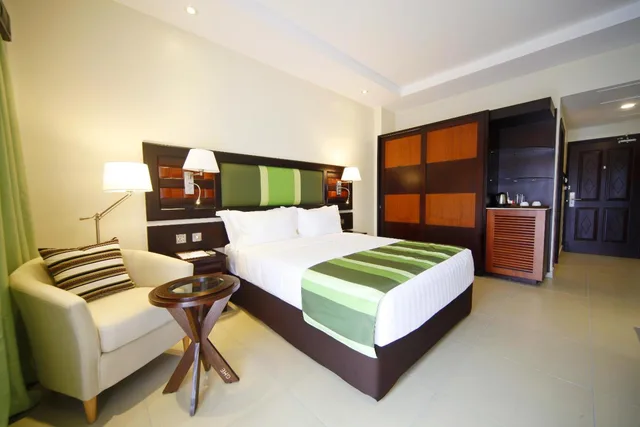 غرفة تنفيذية، Best Western Premier Garden Hotel Entebbe 2/5