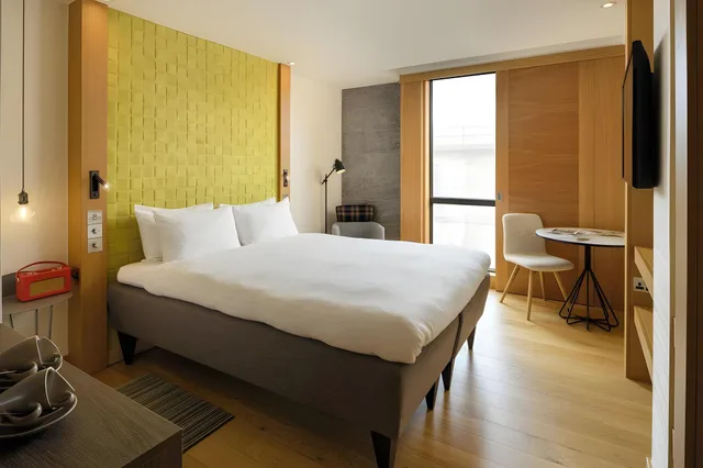 Artist, Queen Bed, with View، Market Street Hotel 1/1