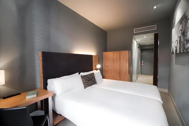 غرفة بسرير مزدوج وسريرين منفصلين، PETIT PALACE TRES CRUCES 1/1