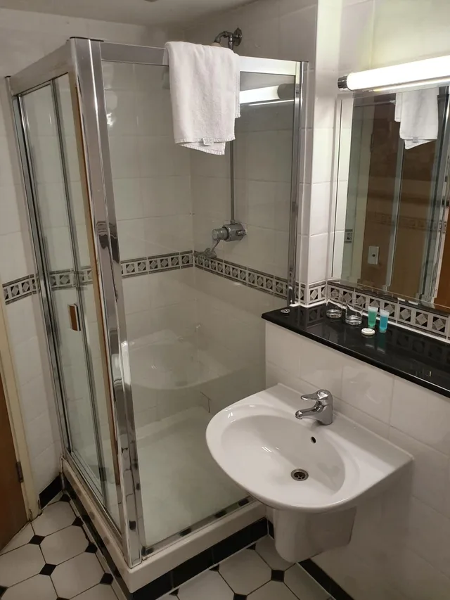 غرفة بسرير كوين بشرفة، Kegworth Hotel & Conference Centre 3/4