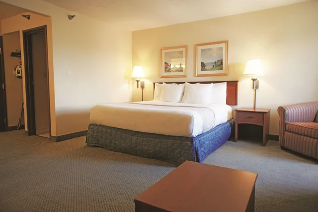 غرفة ديلوكس بسرير كينج للمدخنين، La Quinta Inn & Suites by Wyndham El Paso West Bartlett 2/3