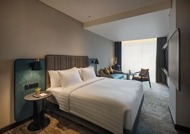Luxury, Privilege, Double Bed, Balcony, Mercure Madiun 1/3