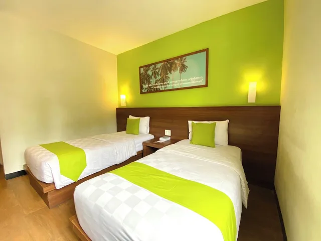 Smart, Twin Beds، Hotel Candi Indah - Akpol Semarang 4/6
