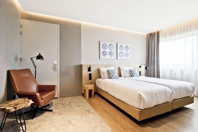 غرفة متصلة قياسية بسريرين كينج، Urban Lodge Hotel 2/4