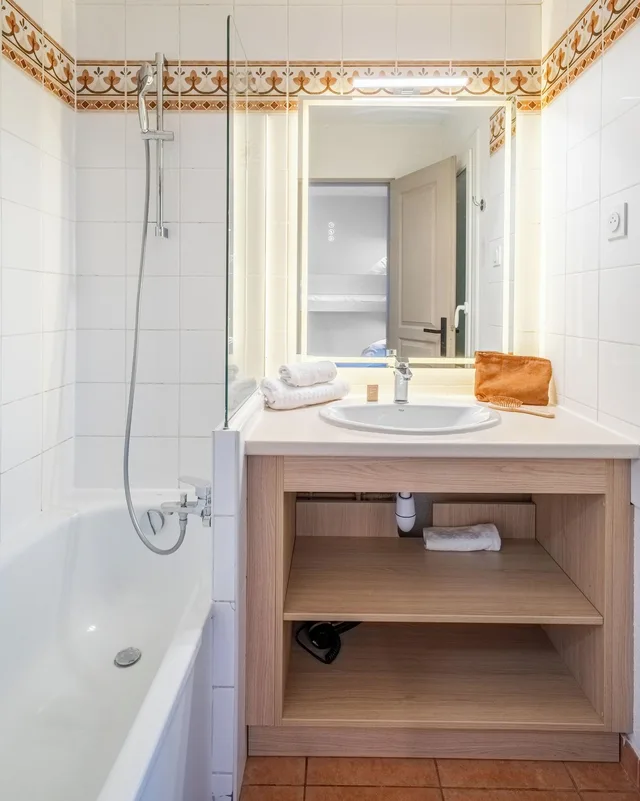 1 Bedroom, Apartment, King Bed, Balcony or Terrace، Pierre Vacances Les Rives de Cannes Mandelieu 2/3