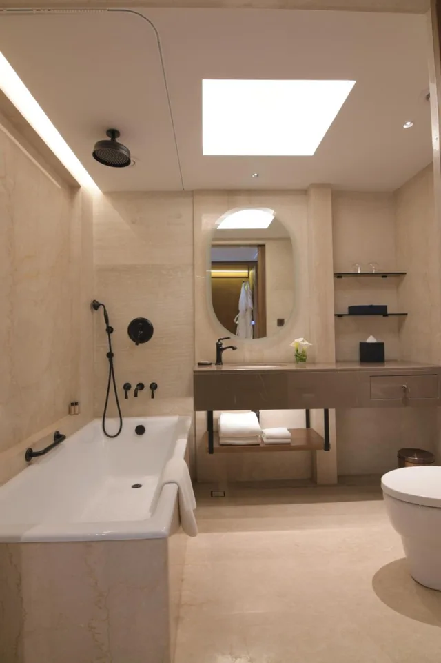 Club, Shangrila, King Bed, Laundry، Hotel Yak & Yeti 5/5