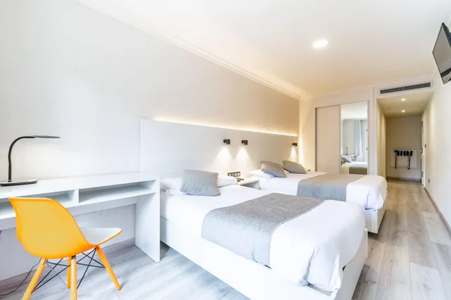غرفة سوبيريور ثلاثية بإطلالة على المدينة، Hotel Atlantico 2/3