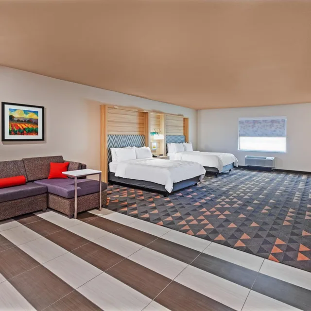جناح بغرفتي نوم لذوي الإعاقة، Holiday Inn Amarillo East 3/5
