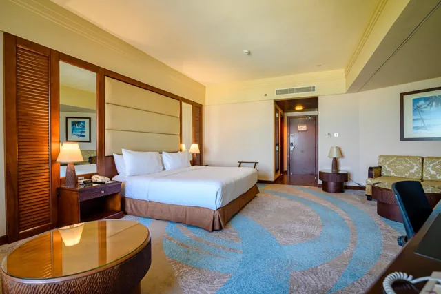 غرفة تنفيذية بسرير كينج بإطلالة على البحر، Danat Jebel Dhanna Resort 3/5