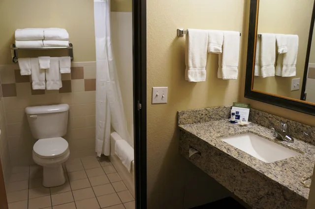 غرفة بسريرين كوين، AmericInn by Wyndham Fort Dodge 2/3