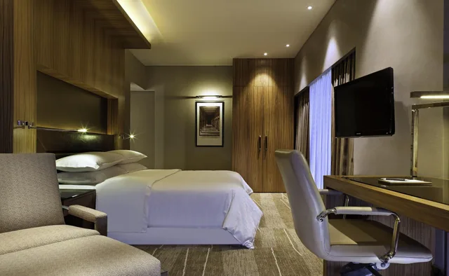Club, Suite, Sheraton Grand Bangalore Hotel At Brigade Gateway 1/3