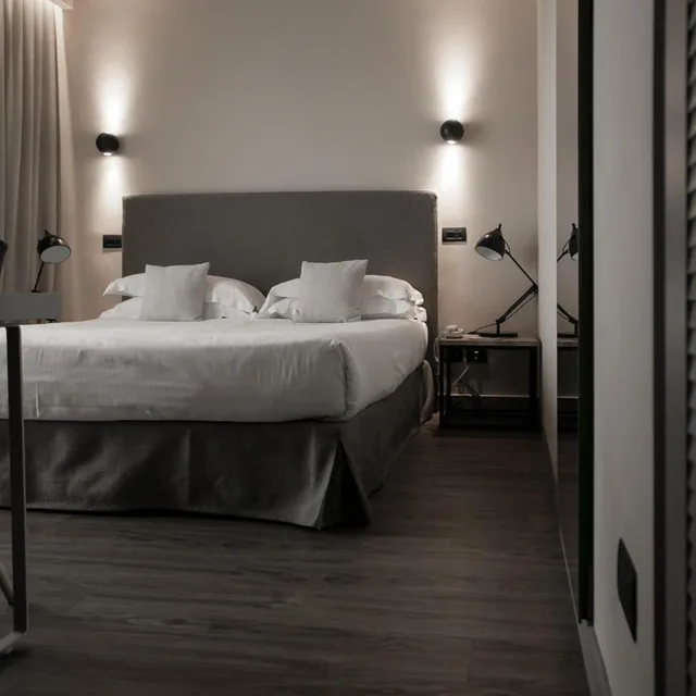 S Suite, Triple, Hotel Select Suites & Spa 8/10