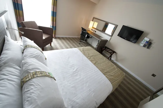 غرفة قياسية بسرير مزدوج مع أريكة، Holiday Inn Southend 8/10