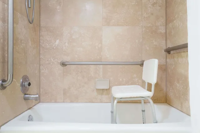 غرفة بسرير كوين لذوي الإعاقة، Ramada By Wyndham Ely 4/4