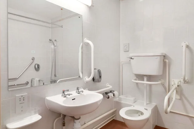 غرفة بسريرين منفصلين لذوي الإعاقة، Days Inn by Wyndham Southampton Rownhams 3/5