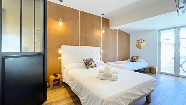 غرفة ثلاثية، Le Florian Hotel 4/10