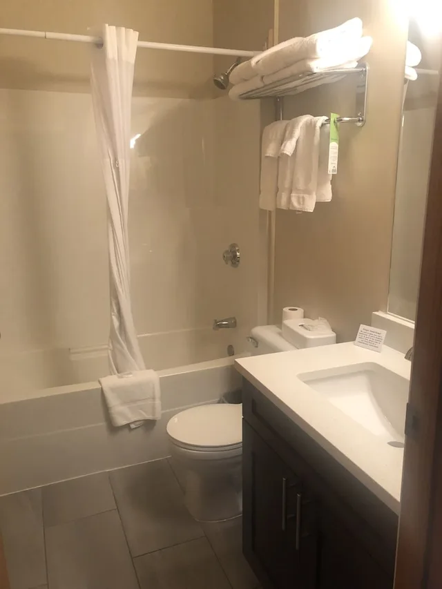 Efficiency, 2 Queen Beds، Days Inn By Wyndham Hinton 2/2