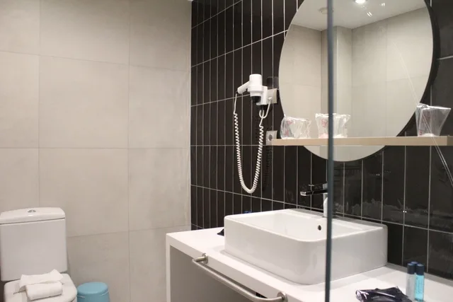 غرفة ثلاثية بسرير مزدوج مع أريكة، Hotel Roc Meler 4/6