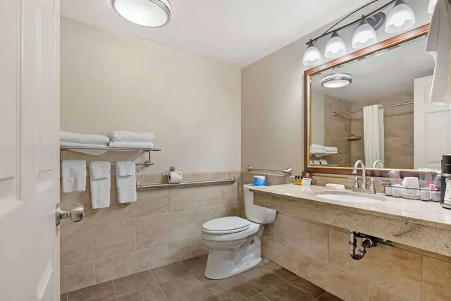 غرفة قياسية بسرير كوين يُسمح فيها بالحيوانات الأليفة لذوي الإعاقة، Best Western Plus Concord Inn 4/6