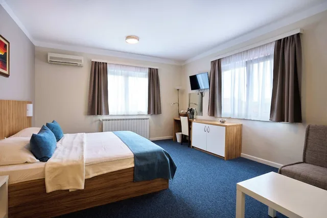 غرفة كومفورت بسريرين منفصلين بغرفة نوم واحدة، Hotel Phoenix Velika Gorica 1/7