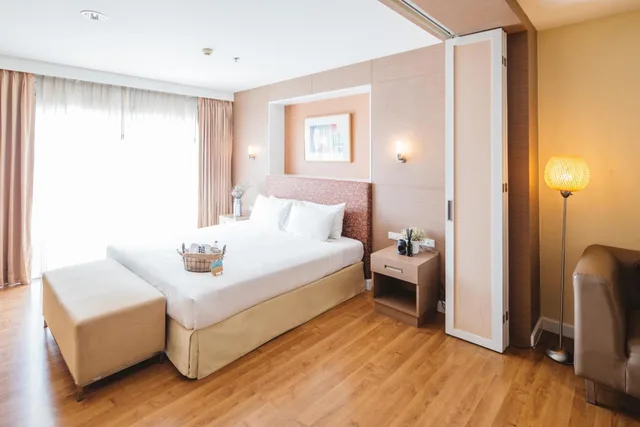 جناح، Clef Hotel 2/2
