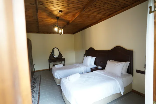 جناح بسرير كوين وسريرين منفصلين مع أريكة، Foleya Mountain Resort 2/3