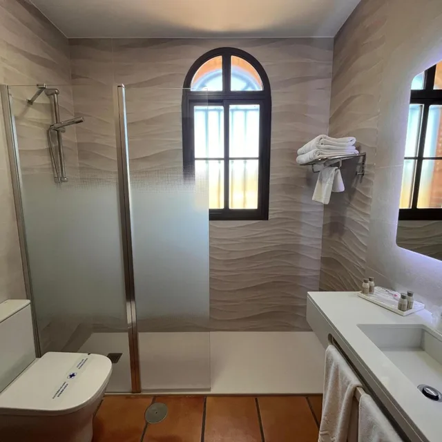 غرفة ثلاثية، Hotel Sierra de Ubrique 7/9