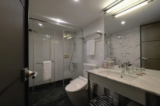 غرفة سوبيريور بسرير كينج، RedDot Hotel 4/5