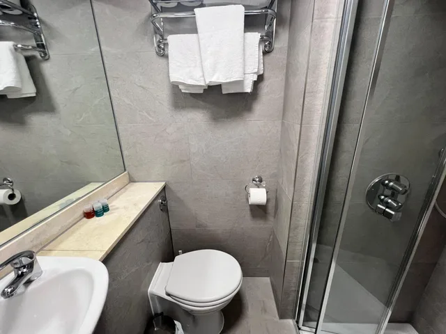غرفة مفردة، Hotel Cavendish 8/11