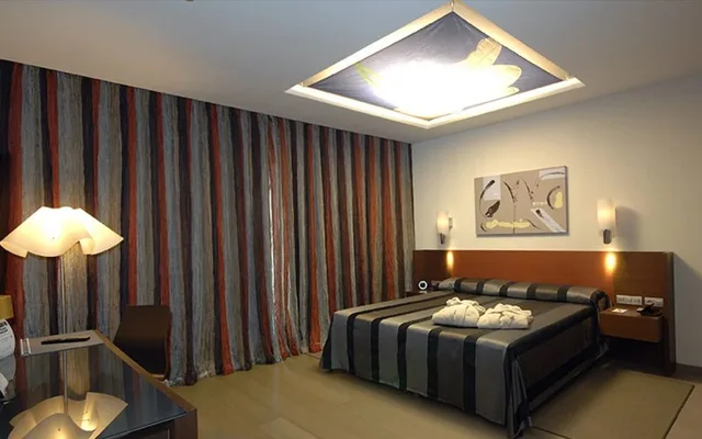غرفة قياسية بسريرين منفصلين، Sercotel Encin Golf 1/3