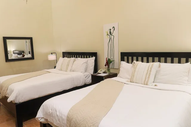 جناح بسريرين كوين، The Riverside Inn 4/9