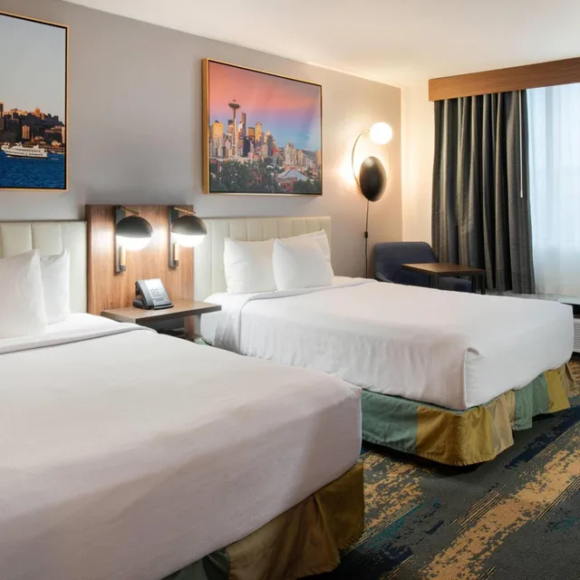 غرفة ديلوكس بسريرين مزدوجين، La Quinta Inn & Suites by Wyndham Seattle Sea-Tac Airport 3/10