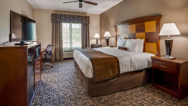 غرفة، Best Western Carthage Inn & Suites 4/7