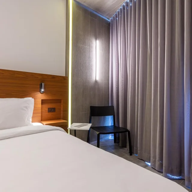 غرفة ثلاثية بحمام خاص، Reno Hotel 5/10