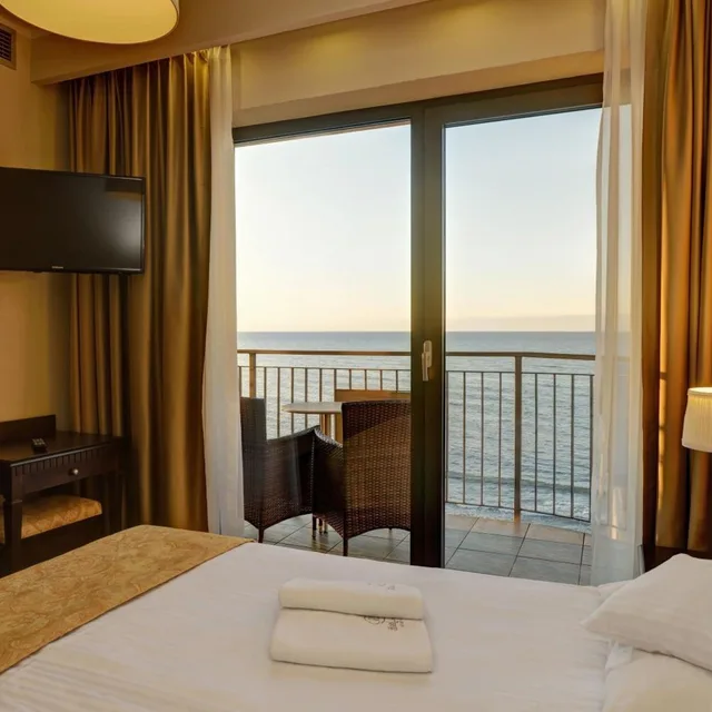 غرفة سوبيريور بسرير مزدوج أو سريرين منفصلين بإطلالة على البحر، Hotel Lambert Medical Spa 7/10