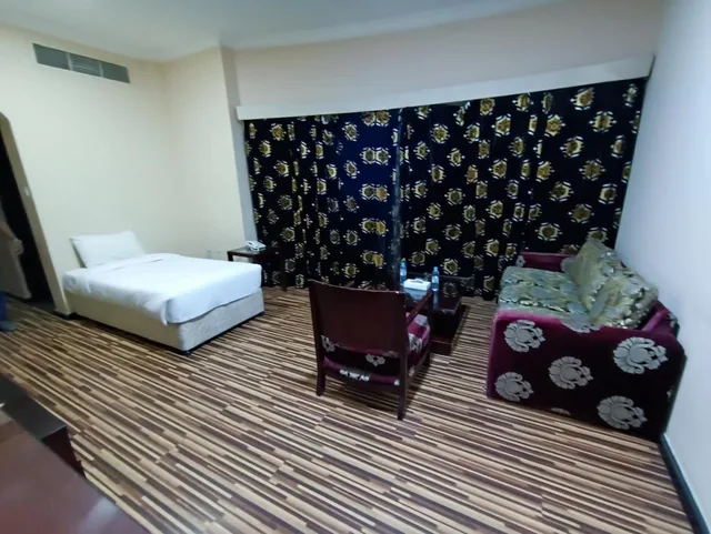 غرفة قياسية ثلاثية بسرير فردي، Grand PJ Hotel 2/2