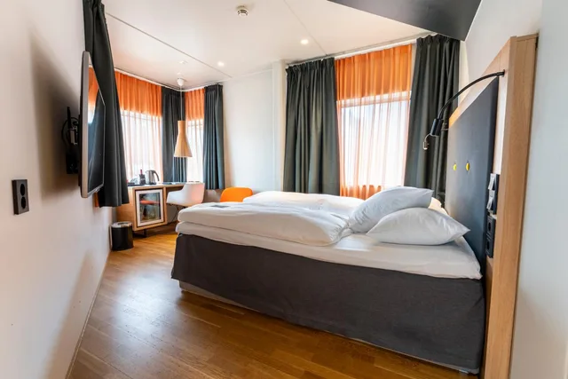 غرفة قياسية بسرير كوين، Clarion Hotel The Edge 2/6