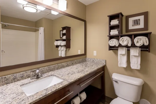 غرفة قياسية بسرير كينج، Grandstay Hotel And Suites Morris 6/7