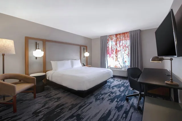 غرفة بسرير كينج، Fairfield Inn And Suites By Marriott Greenwood 5/10