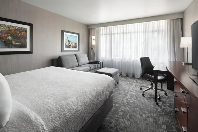 غرفة بسرير كينج لذوي الإعاقة، Courtyard By Marriott Seattle Downtown Lake Union 2/4