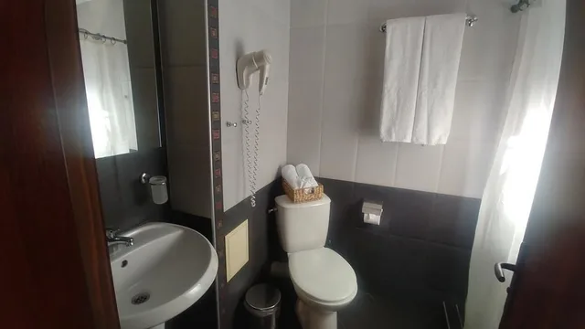 شقة بسرير كوين بشرفة بغرفة نوم واحدة مع أريكة، The Muses Hotel 1/1