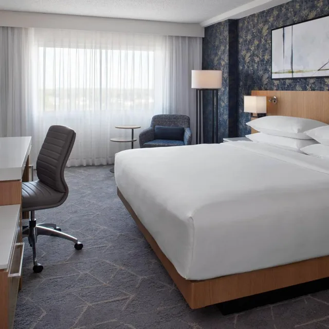 غرفة بسرير كينج، Delta Hotels By Marriott Saskatoon Downtown 2/6