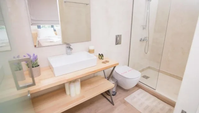 غرفة ديلوكس بسرير مزدوج بإطلالة على البحر بشرفة، Panellinion Luxury Rooms 2/2
