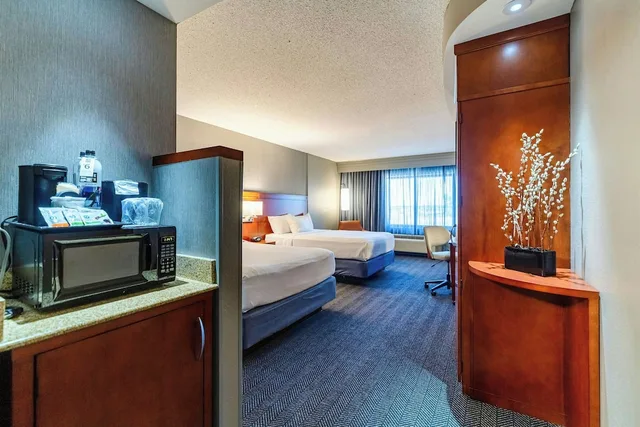 غرفة بسريرين كوين، Courtyard Biloxi North D Iberville 3/9