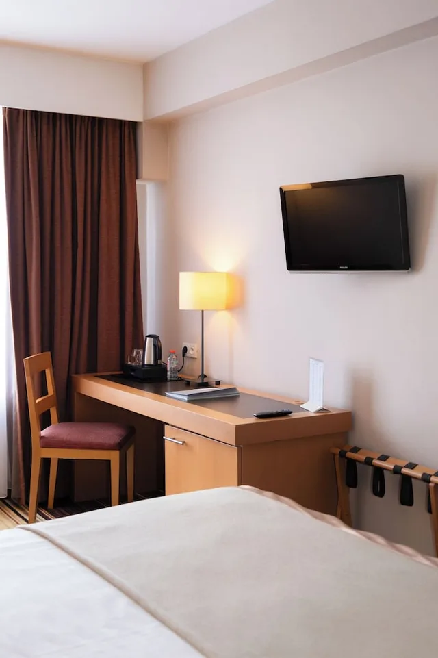 غرفة كلوب، New Hotel Charlemagne 5/9