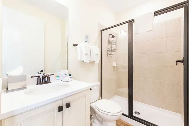 كوخ إليت بسريرين كينج وسريرين كوين بـ4 غرف نوم، Margaritaville Cottages Orlando with H2O Waterpark by Rentyl 4/5
